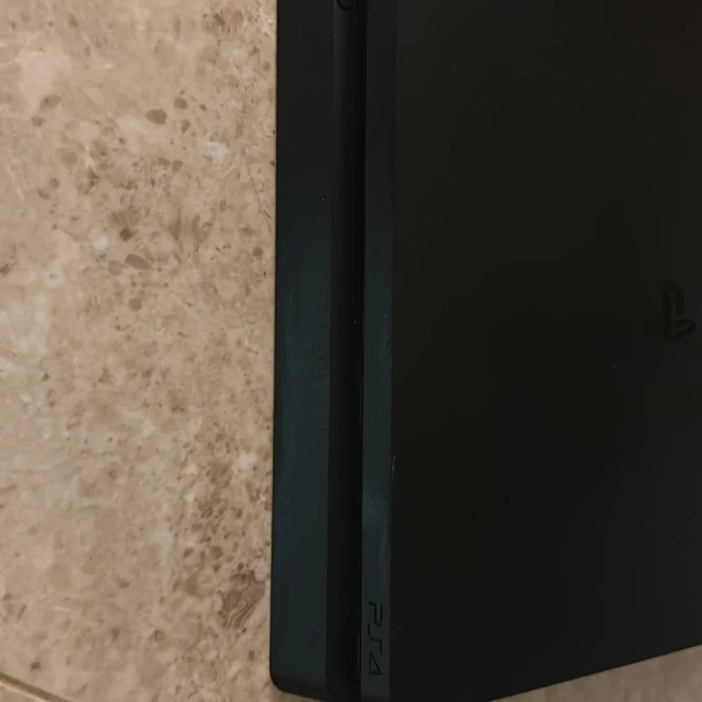 PS4 for sale, Hdmi & power cord included!!